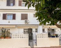 Se vende soleado adosado de 3 dormitorios en Punta Prima, Costa Blanca, España. ID2371