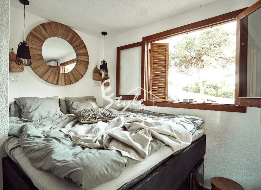 Se vende villa clásica española cerca de la playa en Punta Prima, Costa Blanca, España. ID1707