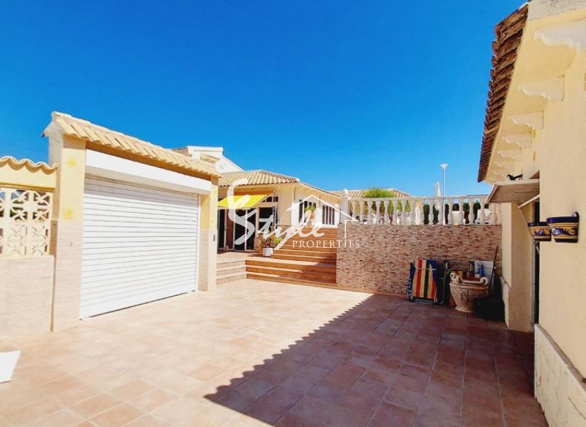 Se vende villa con vistas al Golf Campoamor y al mar, Costa Blanca, España. ID1832