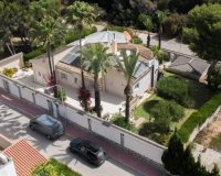 Se vende villa de estilo clásico cerca de la playa en Campoamor, Costa Blanca, España. ID1722