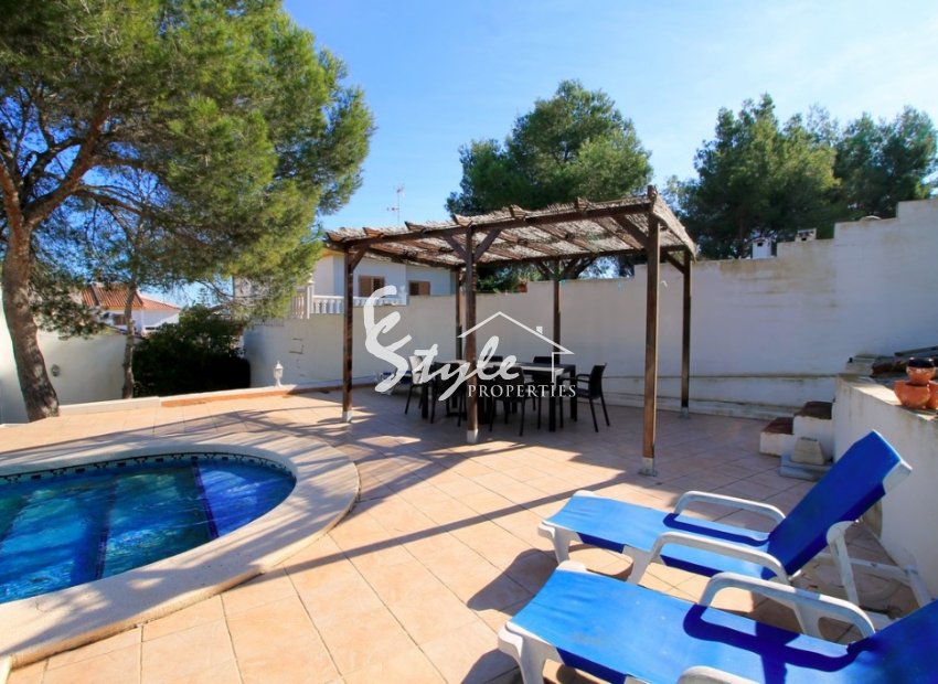 se vende Villa en Mil Palmeras, Pilar de la Horadada, Murcia. ID1451