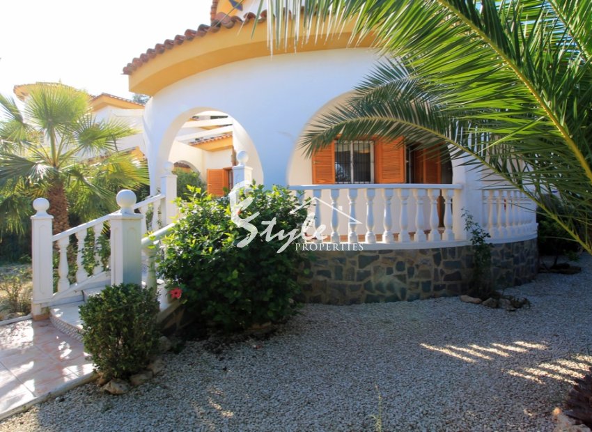 se vende Villa en Mil Palmeras, Pilar de la Horadada, Murcia. ID1451