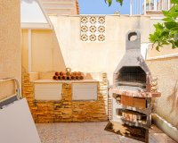 Se vende villa independiente de una sola planta con piscina privada en Punta Prima, Costa Blanca, España. ID2435