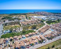 Se vende villa independiente de una sola planta con piscina privada en Punta Prima, Costa Blanca, España. ID2435
