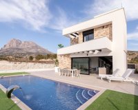 Se vende villa nueva con 3 dormitorios junto al Benidorm en Costa Blanca. ID: ON1138