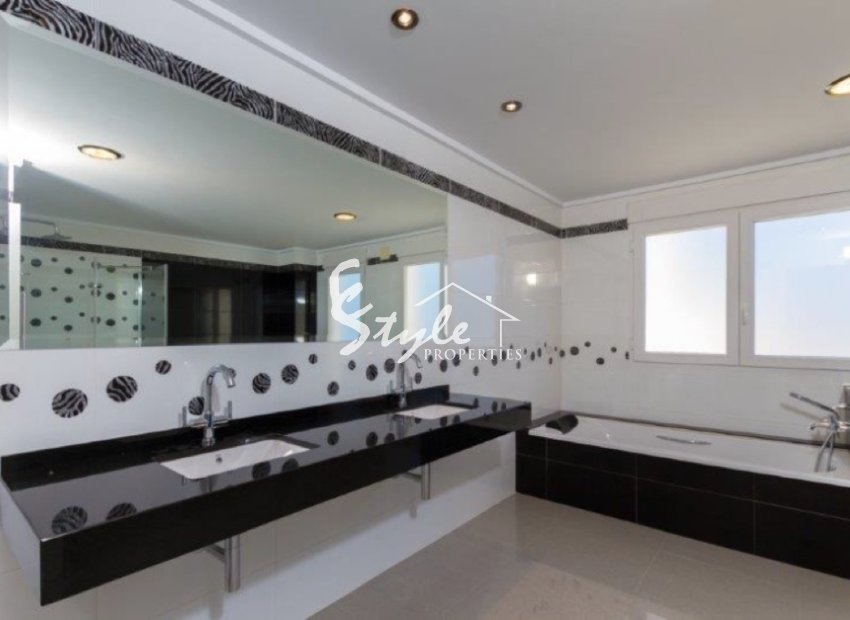 Short Term Rentals - Villa - Cabo Roig