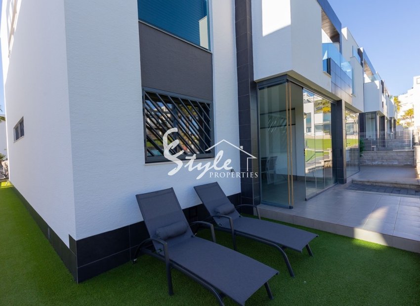 Современная угловая квартира на первом этаже в Oasis Beach 8 – Пунта Прима, Коста Бланка. ID 2693