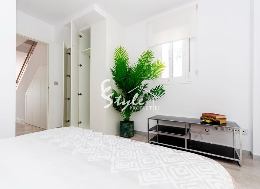 Современная вилла на продажу в Торрете, Торревьеха, Коста Бланка, Испания. ОN1732