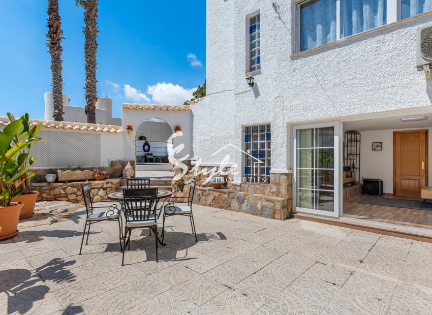 Spacious Detached Villa with Private Pool for Sale in Pinar de Campoverde, Costa Blanca South. ID 1464