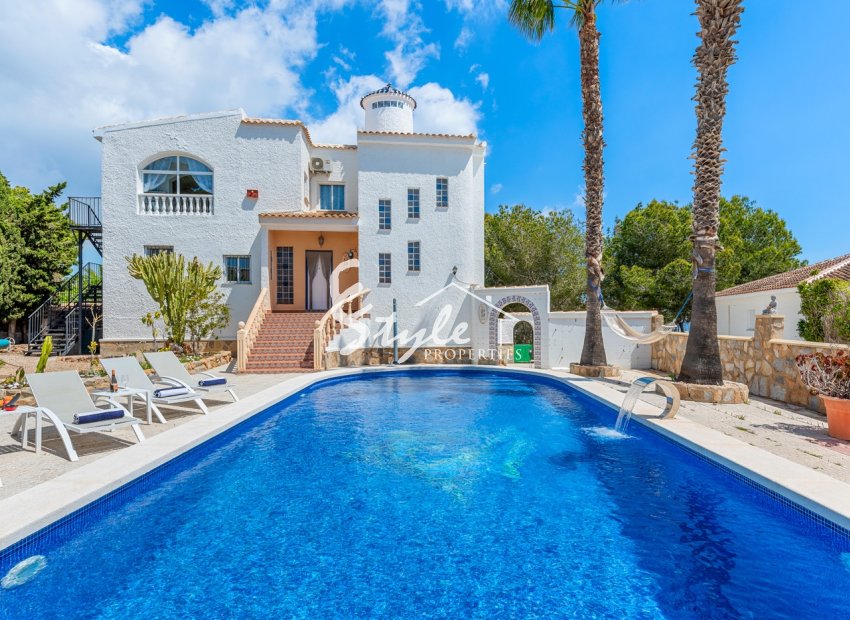 Spacious Detached Villa with Private Pool for Sale in Pinar de Campoverde, Costa Blanca South. ID 1464