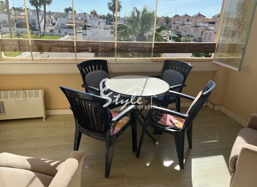 Sunny 2-Bedroom Apartment with Pool Views in Residencial Jumilla II, Playa Flamenca. ID2997