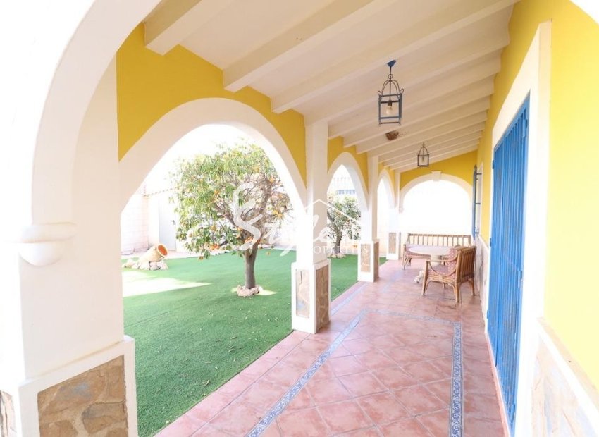 В Лос Дольсес купить отдельную виллу рядом с полем для гольфа в Вильямартин. ID: 6267