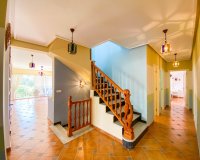 В продаже эксклюзивная вилла класса люкс с большим участком в Вилламартин, Коста Бланка, Испания. ID3484