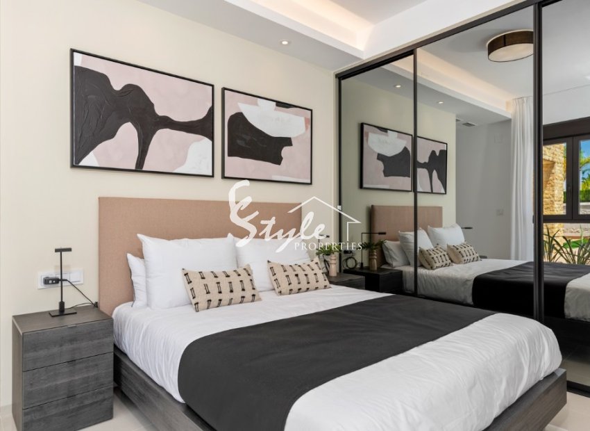  В продаже новая вилла в элитном районе Сьюдад Кесада, Коста Бланка, Испания ON1414