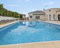 В продаже отдельно стоящая вилла в Lomas de la Juliana, Альгорфа, Коста Бланка. ID1307