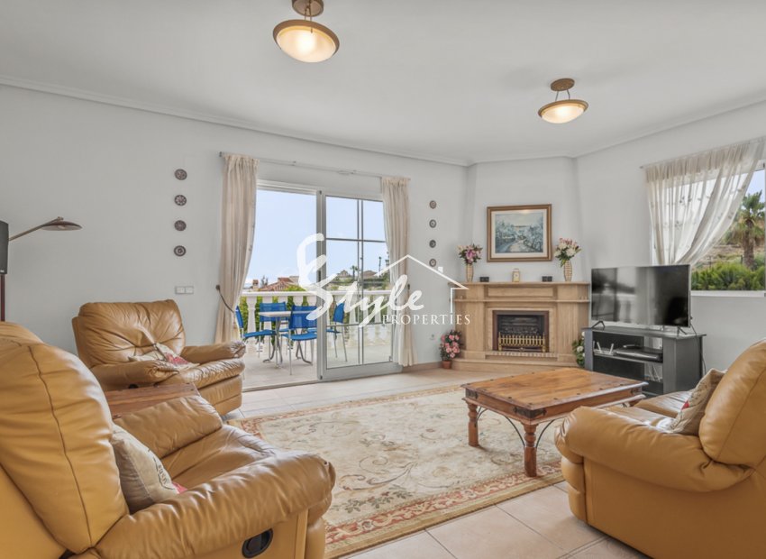 В продаже отдельно стоящая вилла в Lomas de la Juliana, Альгорфа, Коста Бланка. ID1307