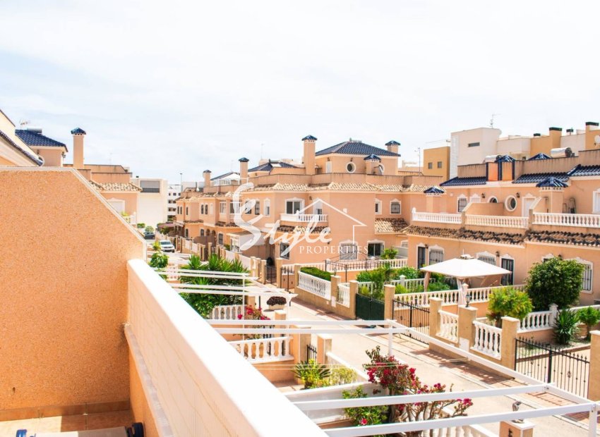 В продаже танхаус 2 спальни в закрытом сообществе в Вильямартине, Коста Бланка, Испания. ID2347