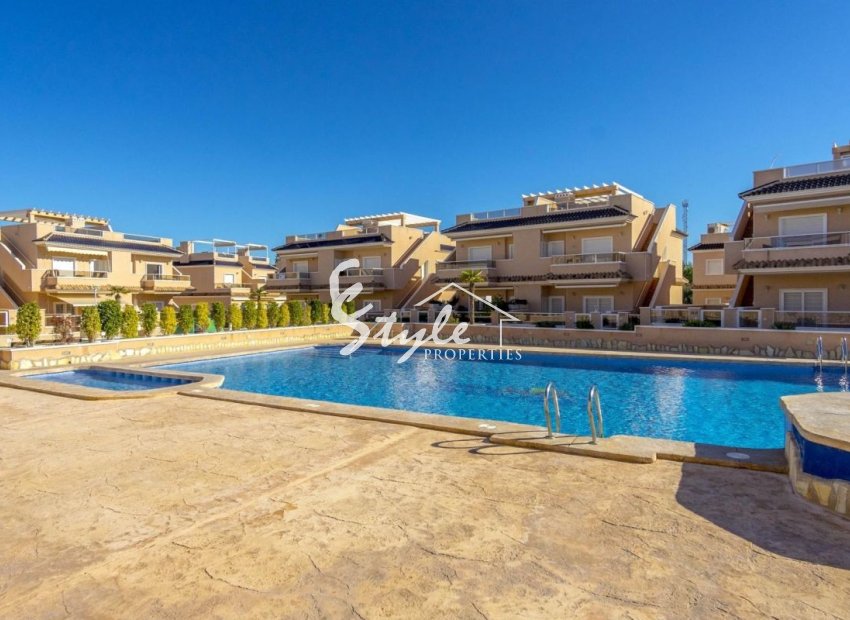 В продаже таунхаус 3 спальни в Виста Азуль XXII, Пунта Прима, Коста Бланка. ID2218