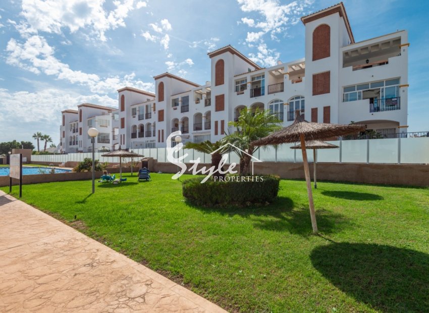 В продаже уютная квартира первый этаж в La Ciñuelica R-9, Пунта Прима, Коста Бланка. ID1301