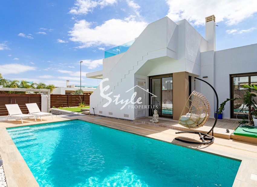 Villa built in 2024 with private pool and solarium for sale in Vistabella Golf, Orihuela Costa, Costa Blanca. ID2993