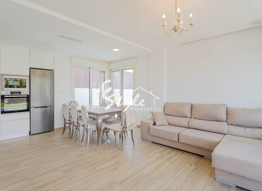 Villa built in 2024 with private pool and solarium for sale in Vistabella Golf, Orihuela Costa, Costa Blanca. ID2993