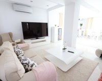 Villa con piscina a pocos pasos del mar en venta en Cabo Roig, Costa Blanca, España. ID2353