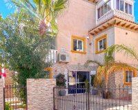 Villa de 4 dormitorios con vistas al mar en venta en La Zenia, Costa Blanca, España. ID2329