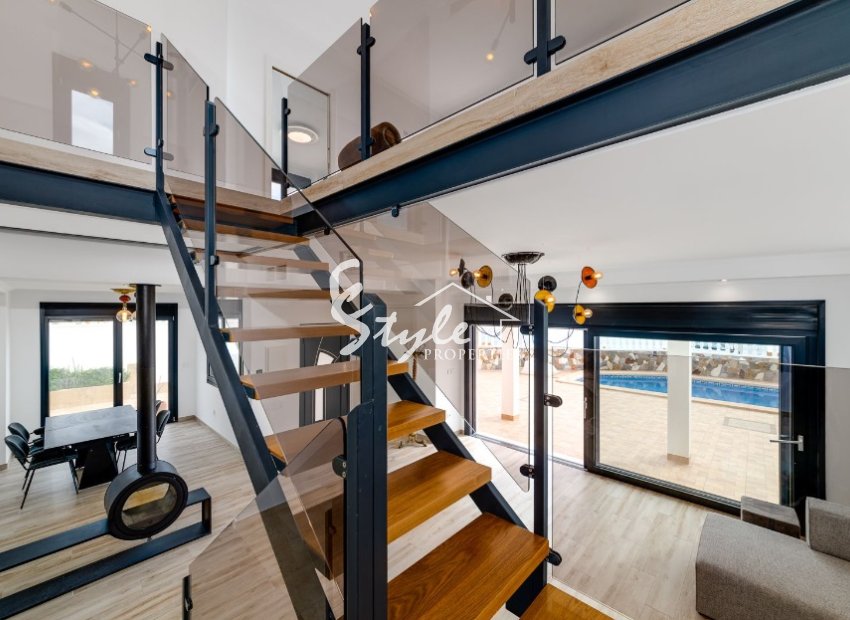 Villa en primera línea de mar en La Mata (Torrevieja) España. ID1826