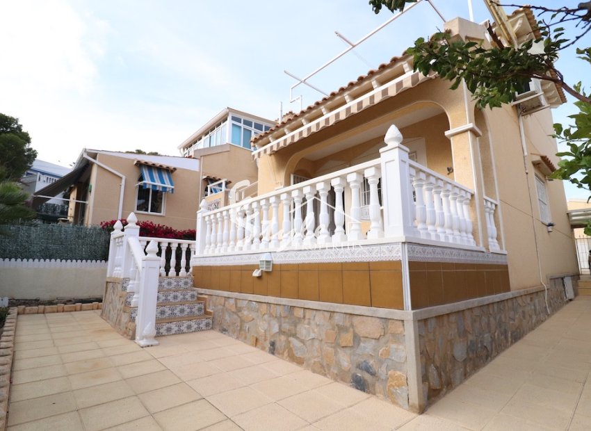 Villa for sale in Las Filipinas, Costa Blanca, Spain. ID: 3877