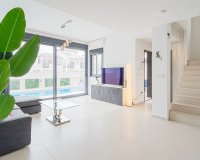 Villa moderna independiente con vistas al mar, 4 dormitorios, en venta en Punta Prima, Costa Blanca, España. ID2930