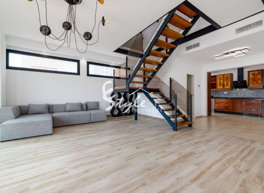 Вилла на первой линии моря в Ла Мате (Торревьеха) Испания. ID1826