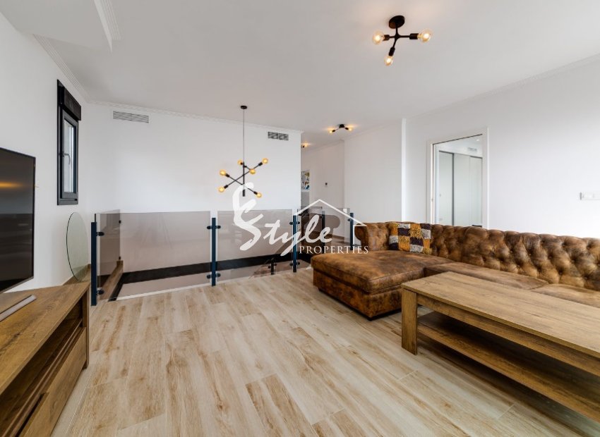 Вилла на первой линии моря в Ла Мате (Торревьеха) Испания. ID1826