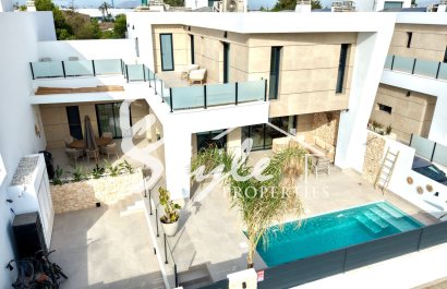 Villa * - Resale - Alicante - Dolores