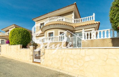 Villa - Resale - Los Altos - Los Altos