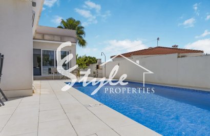 Villa - Resale - Mil Palmeras - 2745