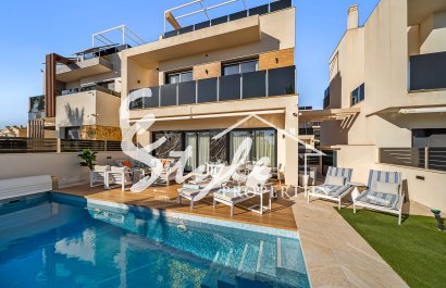 Villa - Resale - Orihuela Costa  - Lomas de Cabo Roig