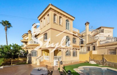Villa - Resale - Orihuela Costa  - Los Almendros-La Florida