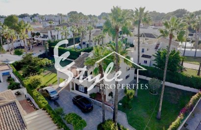 Villa - Resale - Orihuela Costa  - Villamartin