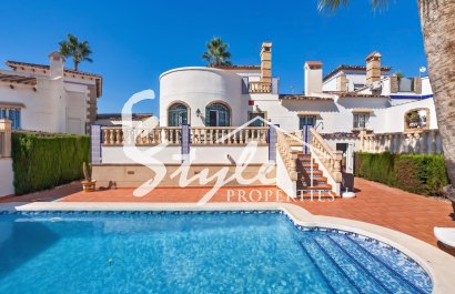 Villa - Resale - Orihuela-Costa - Villamartin
