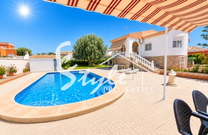 Villa - Resale - Torrevieja - La Siesta