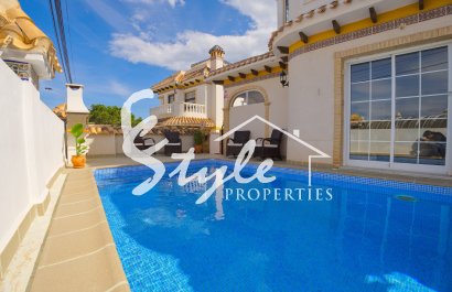 Villa - Resale - Torrevieja - Torrevieja
