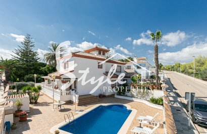 Villa - Reventa - Campoamor - INM-21420