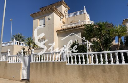 Villa - Reventa - Villamartín - Villamartin