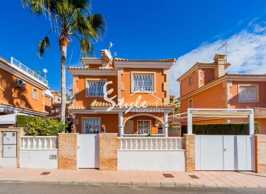 Вилла с бассейном у моря в Плайя Фламенка, Ориуэла Коста, Коста Бланка, Испания