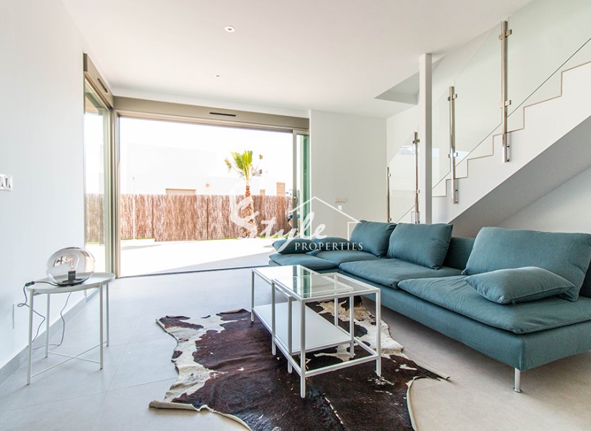 Villas de nueva construcción con piscina privada en venta en Villamartín, Costa Blanca, España