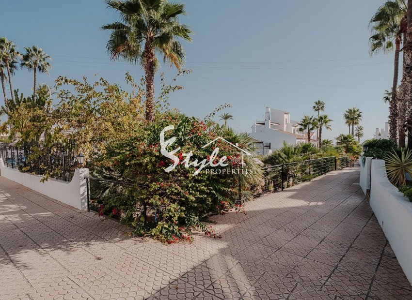 Вторичное жилье - Adosado - Villamartin, Orihuela Costa - Res. Las Filipinas