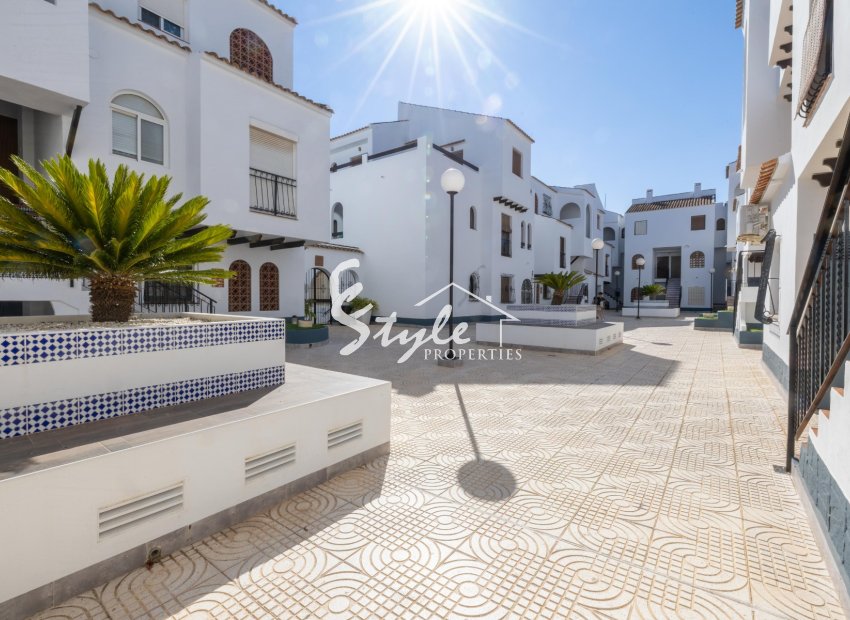 Вторичное жилье - Apartment / Duplex - Torrevieja - Торревьеха