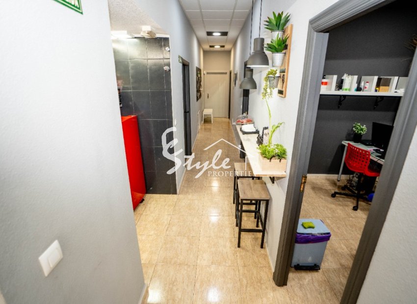Вторичное жилье - Commercial - Torrevieja - Торревьеха