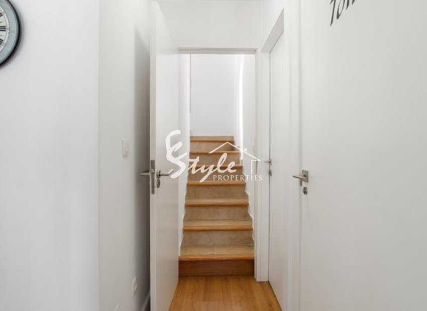 Вторичное жилье - Commercial - Torrevieja - Торревьеха