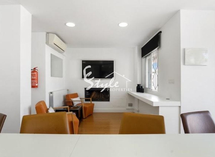 Вторичное жилье - Commercial - Torrevieja - Торревьеха